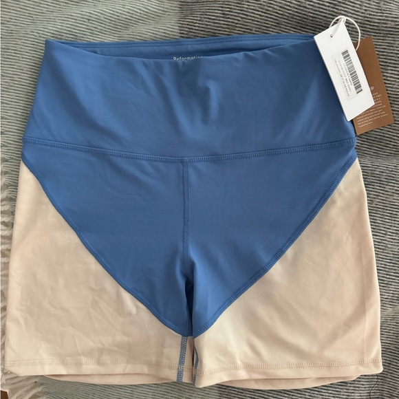 Reformation EcoStretch Bra and 5 inch bike shorts in Granada Sky/Almond size M - Picture 3 of 4